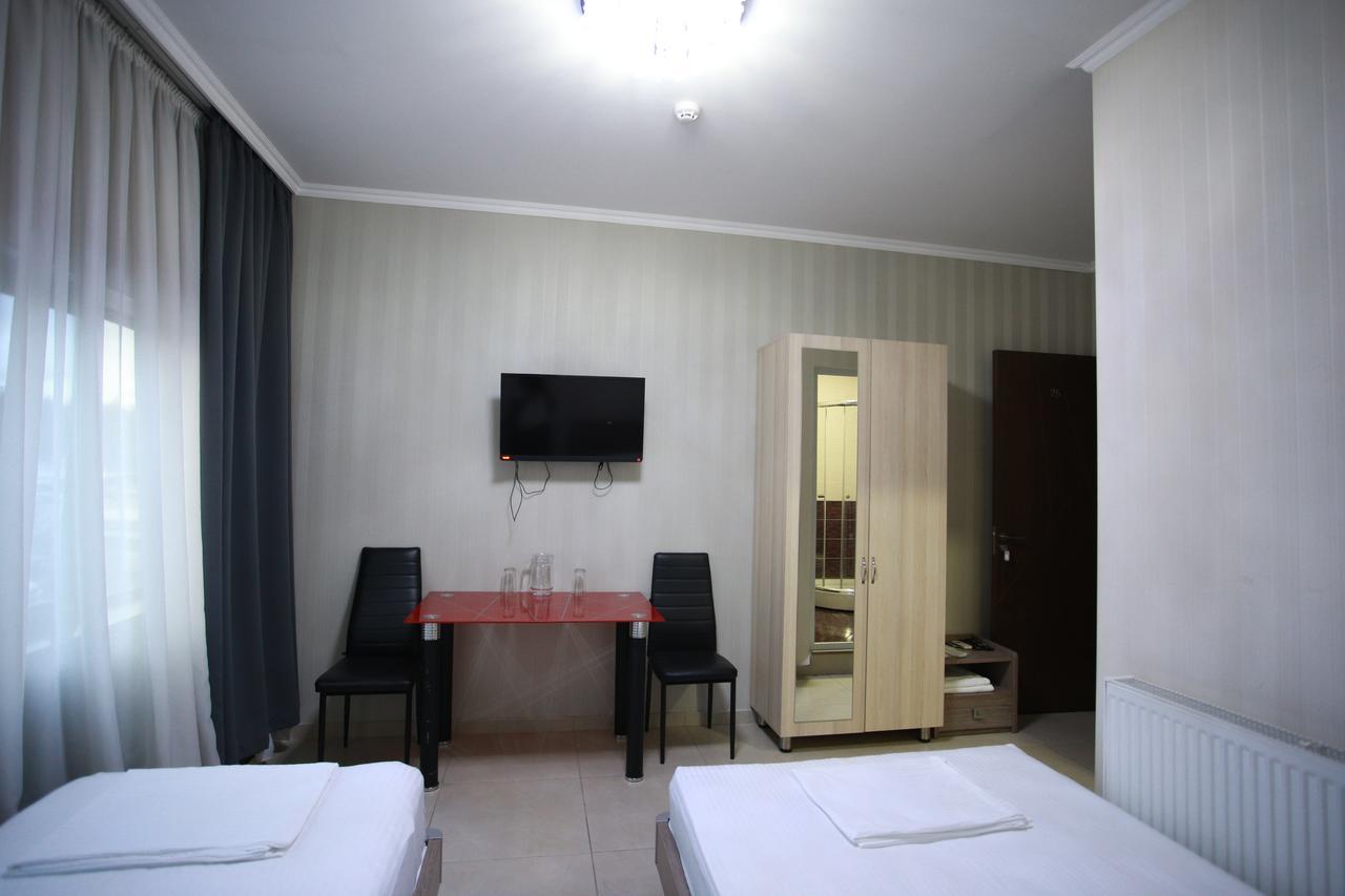 Hotel Okriba Tbilisi Esterno foto