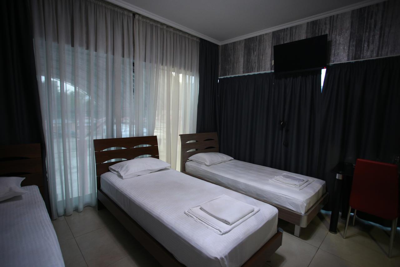 Hotel Okriba Tbilisi Esterno foto