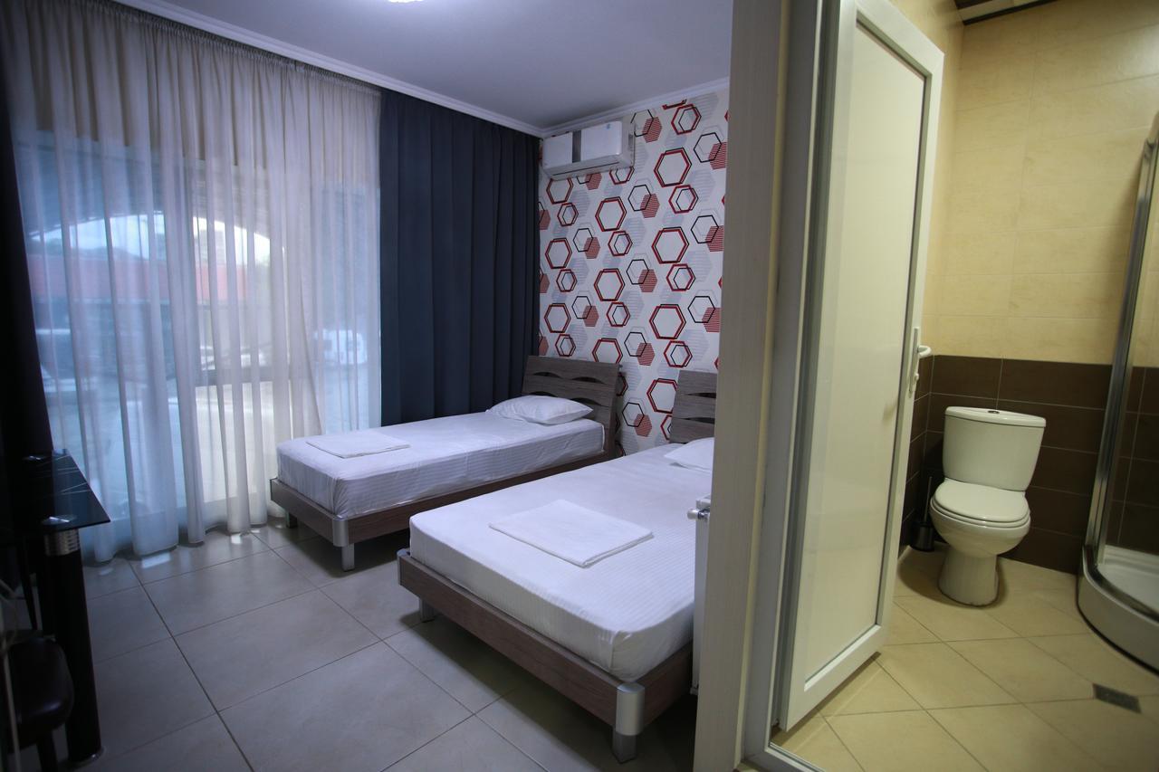 Hotel Okriba Tbilisi Esterno foto